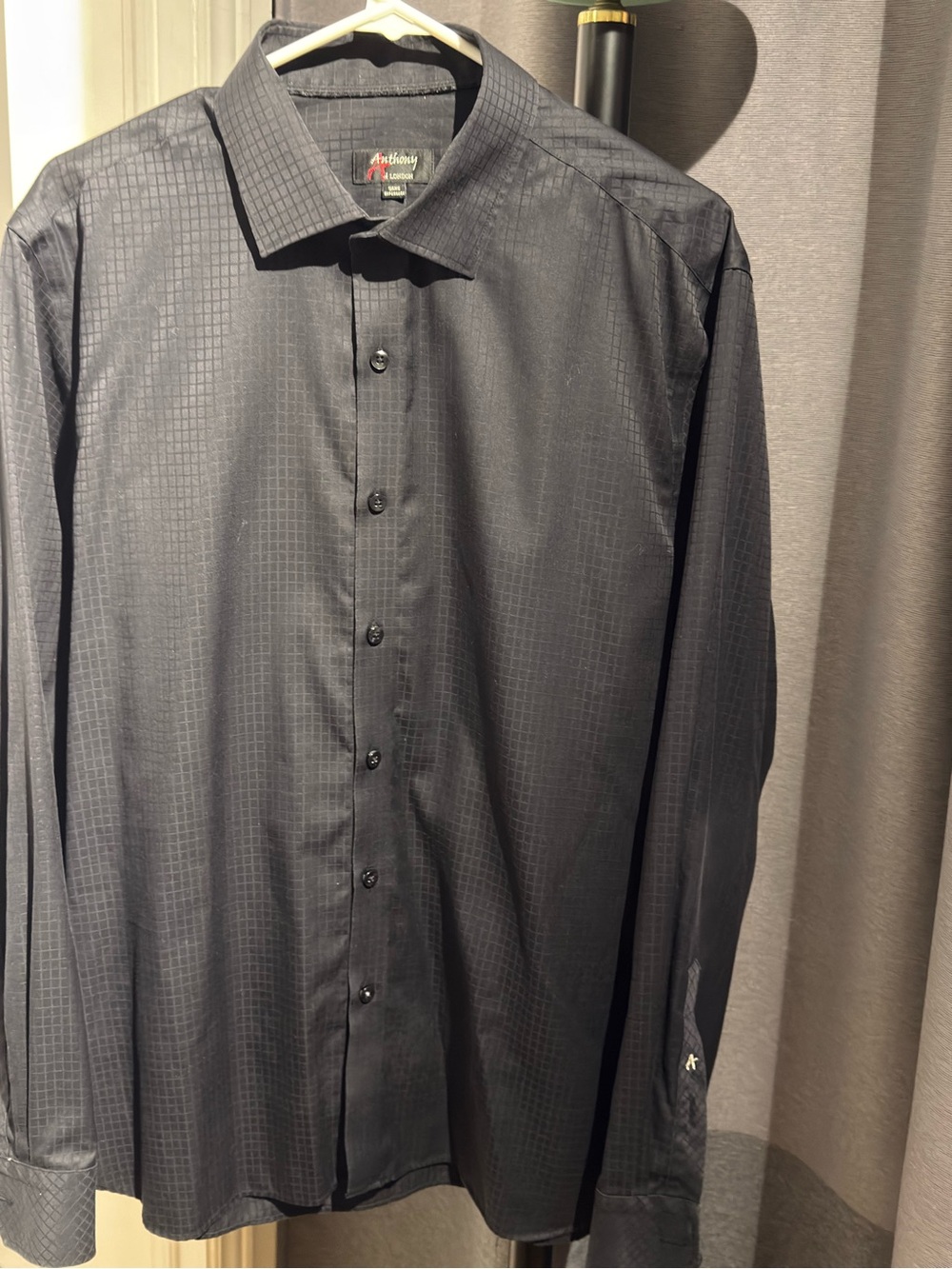 Anthony of London Men's Black Textured Long-Sleeve Dress Shirt